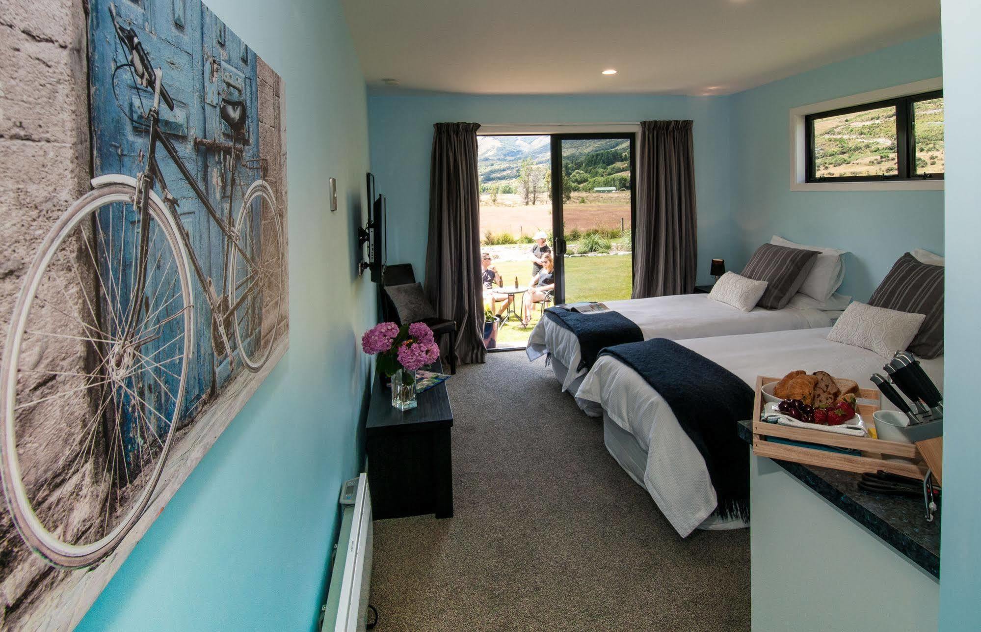 Glenorchy Peaks Bed And Breakfast Exterior photo