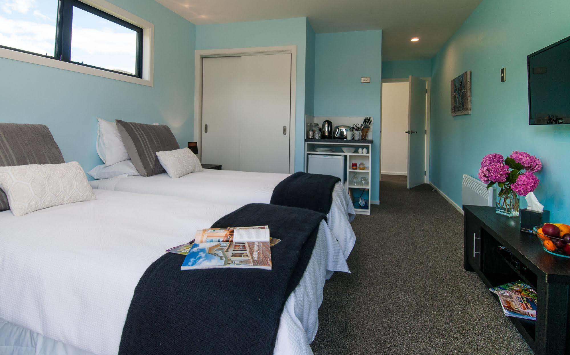 Glenorchy Peaks Bed And Breakfast Exterior photo