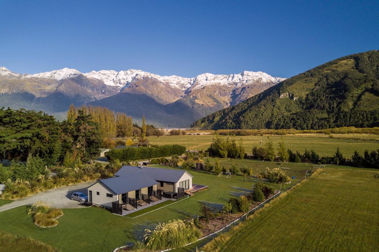 Glenorchy Peaks Bed And Breakfast Exterior photo